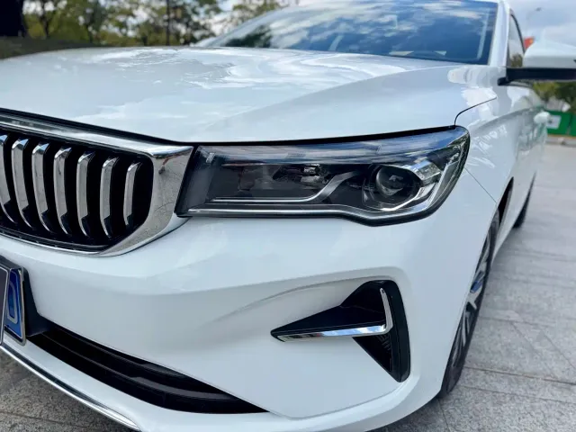 Geely Emgrand — Фото автомобиля 24