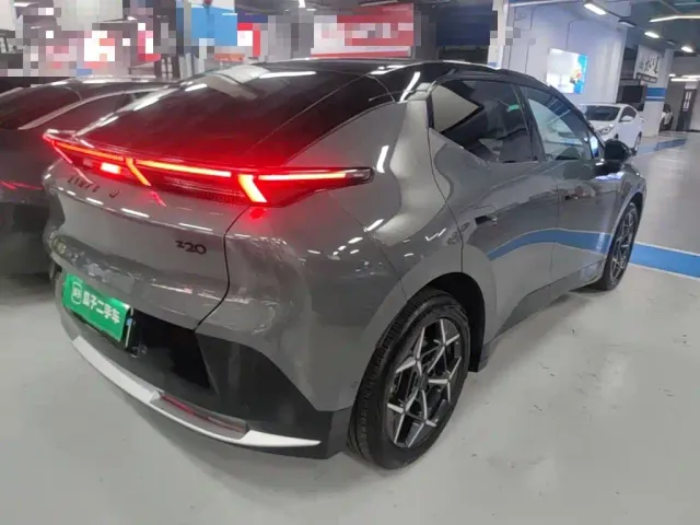 Lynk & Co Z20 — Фото автомобиля 6