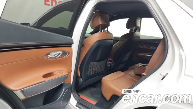 Genesis GV70 — Фото автомобиля 16