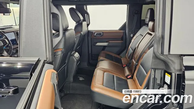 Ford Bronco — Фото автомобиля 11