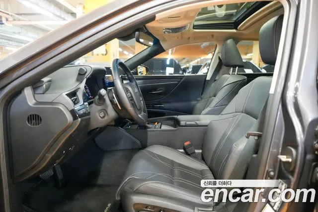 Lexus ES 7th Gen — Фото автомобиля 10