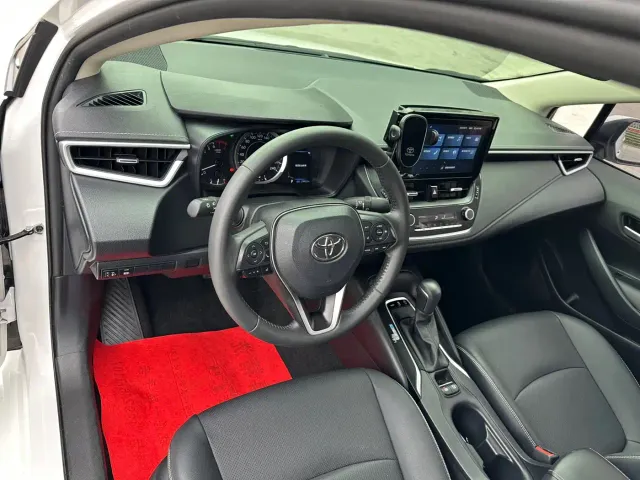 Toyota Corolla — Фото автомобиля 10