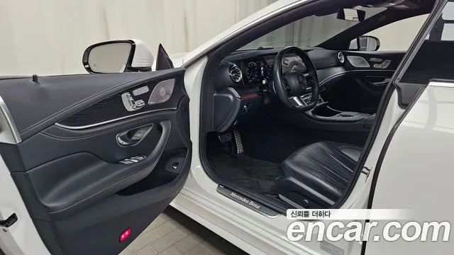 Mercedes-Benz CLS-Class — Фото автомобиля 10