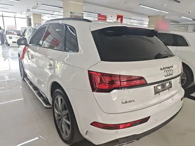 Audi Q5L — Фото автомобиля 4