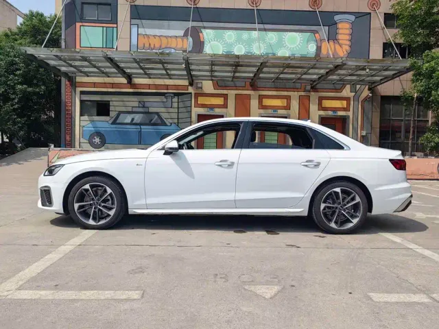 Audi A4L — Фото автомобиля 14