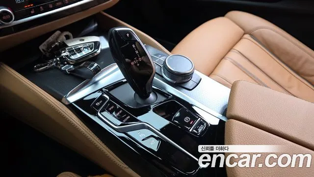 BMW 5-Series — Фото автомобиля 9