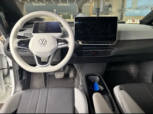 Volkswagen ID.3 — Фото автомобиля 4