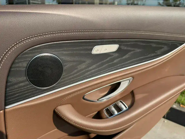 Mercedes-Benz E-Class — Фото автомобиля 13