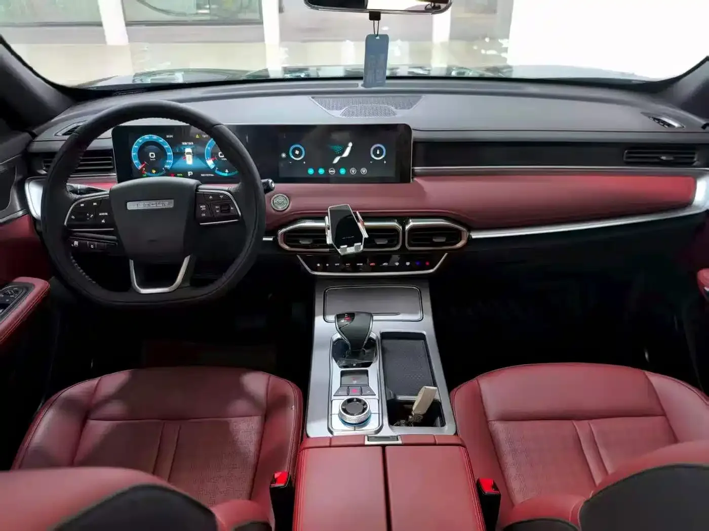 Jetour Jetour X70 PLUS 2025 Champion Edition 1.5T DCT Champion PRO 5-seater — Фото автомобиля 3