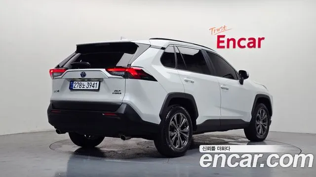 Toyota RAV4 — Фото автомобиля 2
