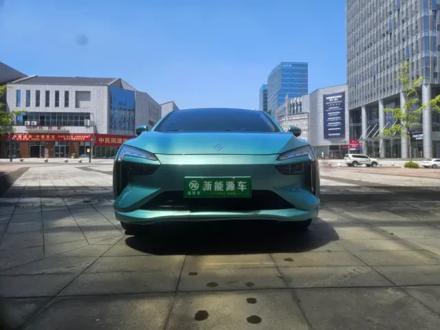 Фотография автомобиля — JMEV Yi