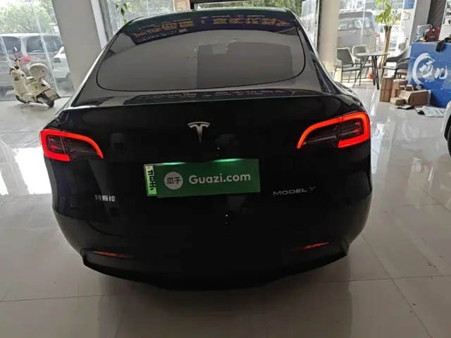 Tesla Model Y 2022 Facelift Rear-Wheel Drive Version — Фото автомобиля 5