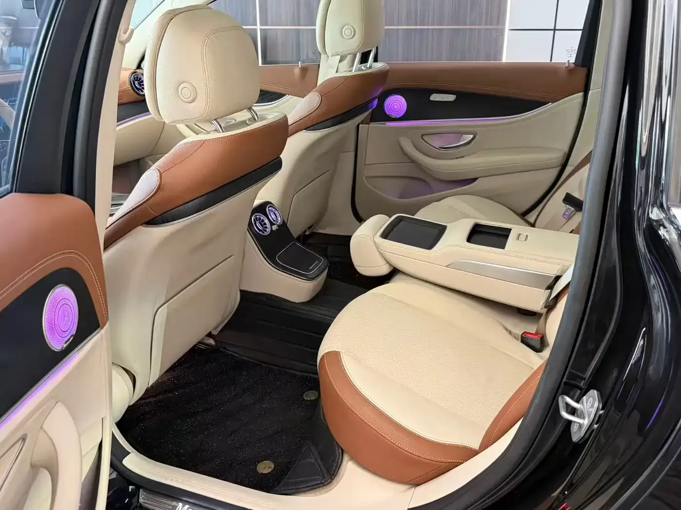 Mercedes-Benz Mercedes-Benz E-Class New Energy 2022 E 350 e L Plug-in Hybrid Sedan — Фото автомобиля 8