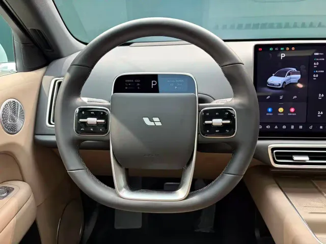 Li Auto L6 — Фото автомобиля 5