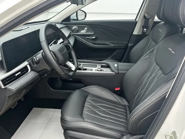 Chery Arrizo 8 — Фото автомобиля 4