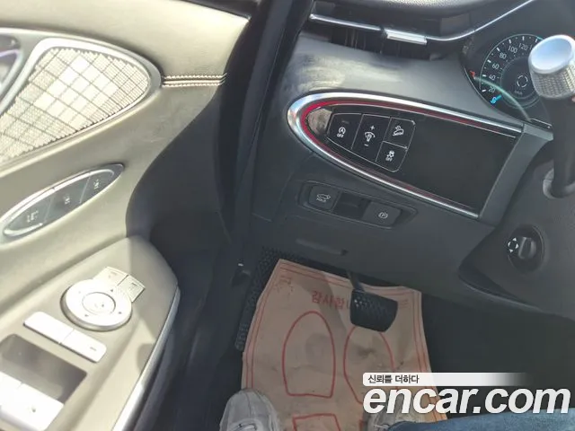 Genesis GV70 — Фото автомобиля 15