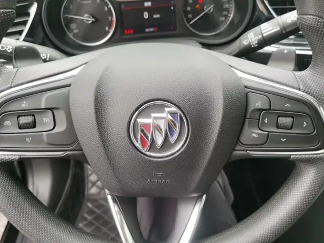 Buick Regal — Фото автомобиля 15