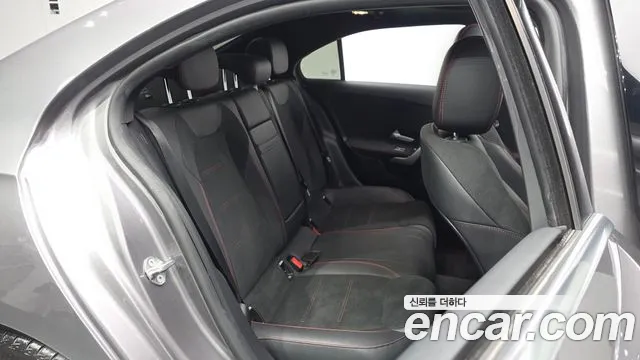 Mercedes-Benz A-Class — Фото автомобиля 11