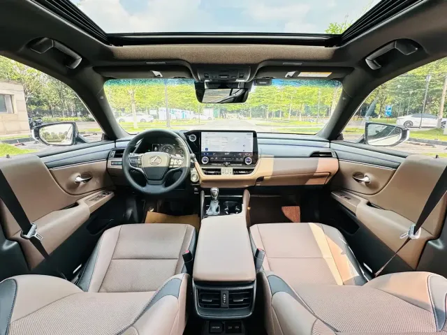 Lexus ES — Фото автомобиля 22