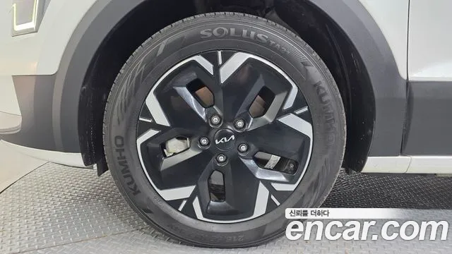 Kia Niro — Фото автомобиля 5