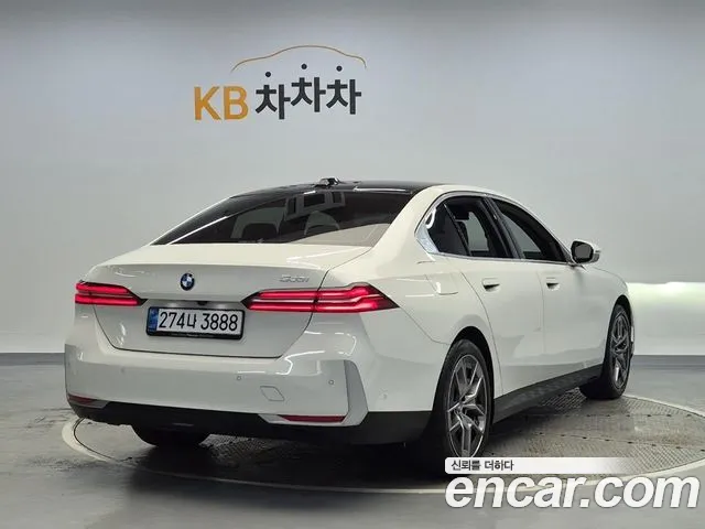 BMW 5-Series — Фото автомобиля 2