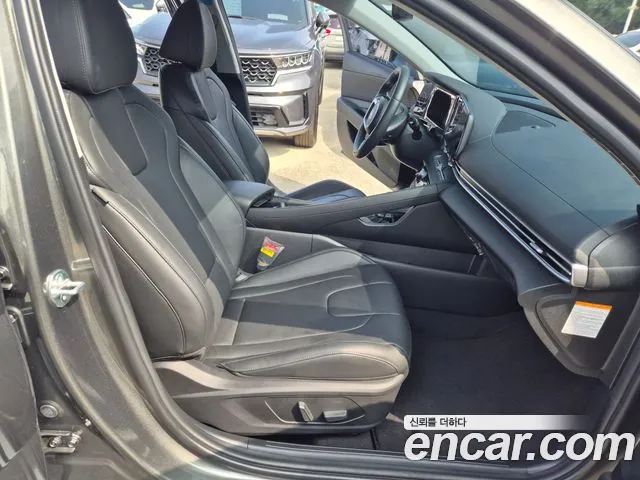 Hyundai Avante CN7 — Фото автомобиля 10