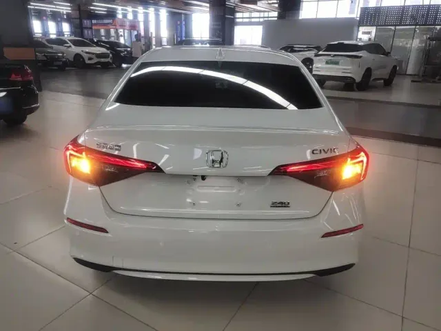 Honda Civic — Фото автомобиля 5