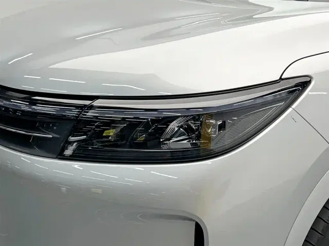 Aito M7 — Фото автомобиля 10