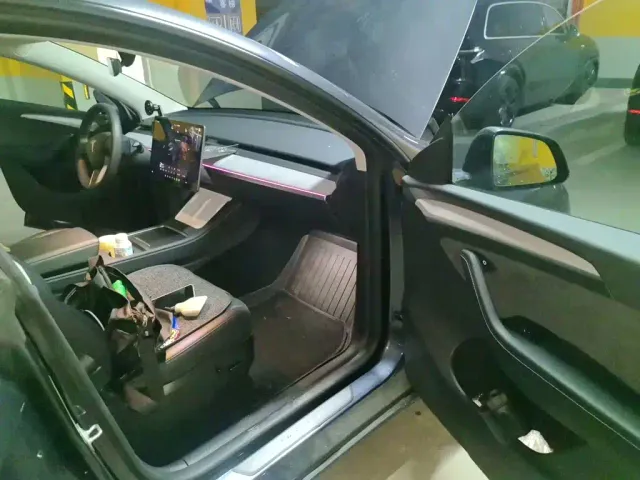 Tesla Model Y — Фото автомобиля 19