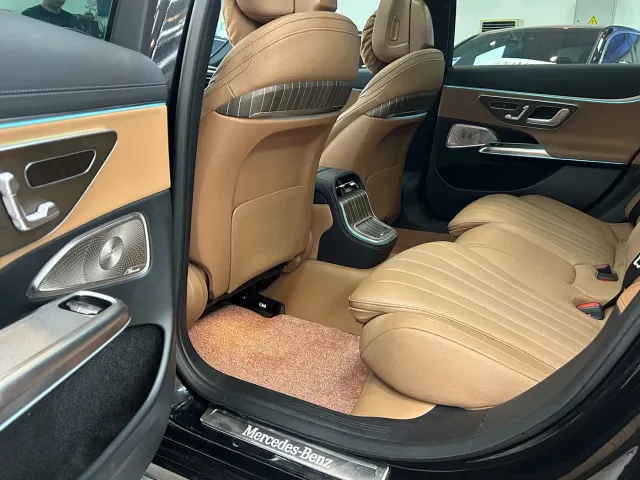 Mercedes-Benz E-Class — Фото автомобиля 12