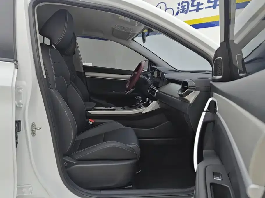 Geely Binyue 2025 1.5L CVT Super Edition — Фото автомобиля 8