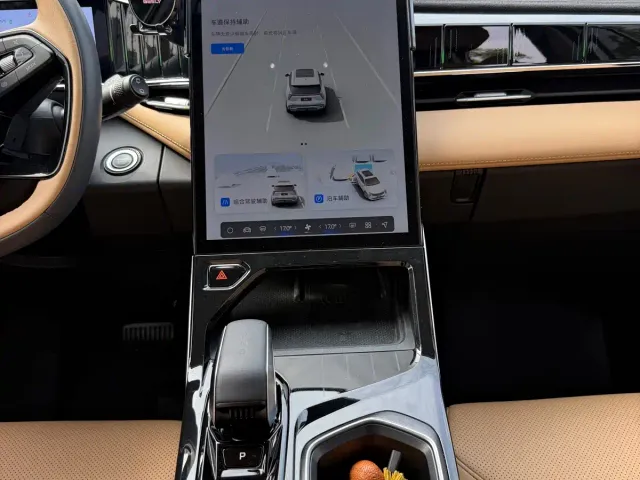 Geely Boyue L — Фото автомобиля 29