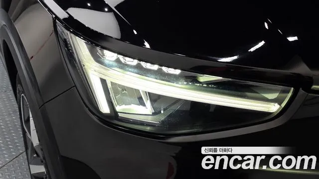 Вольво XC40 B4 Ultimate Bright — Фото автомобиля 19