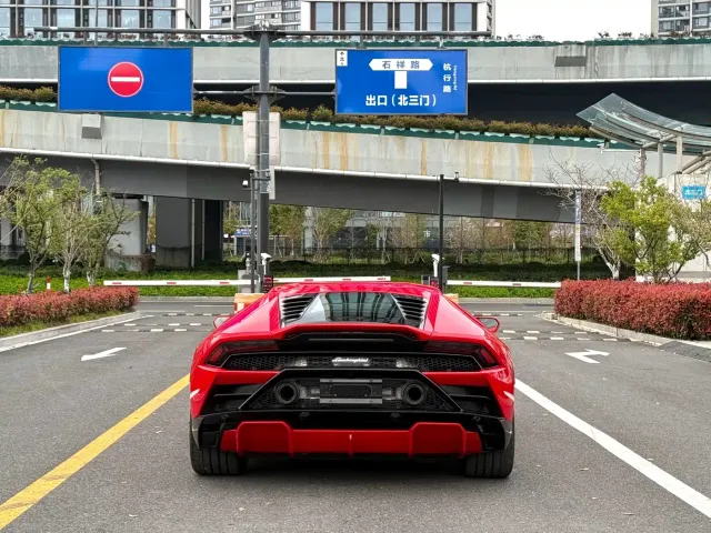Lamborghini Huracan — Фото автомобиля 8