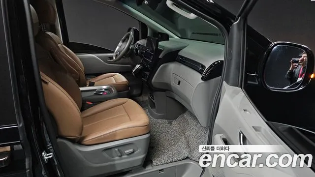 Hyundai Staria Staria 4WD Lounge 9 мест — Фото автомобиля 10