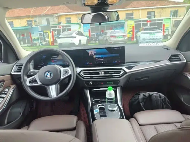 BMW i3 — Фото автомобиля 9