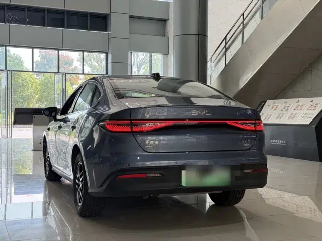BYD Seal 05 DM-i — Фото автомобиля 12
