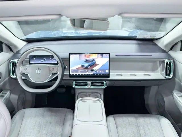 Leapmotor B10 — Фото автомобиля 24