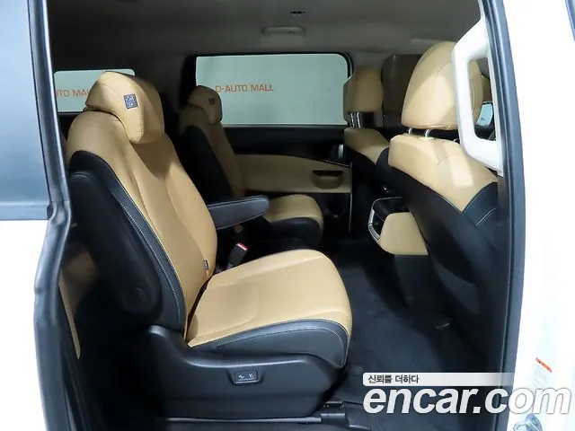 Kia Carnival Generation 4 — Фото автомобиля 9