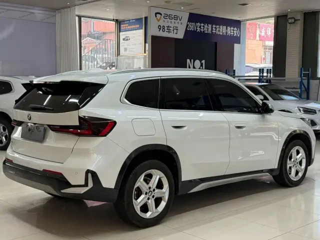 BMW X1 — Фото автомобиля 4