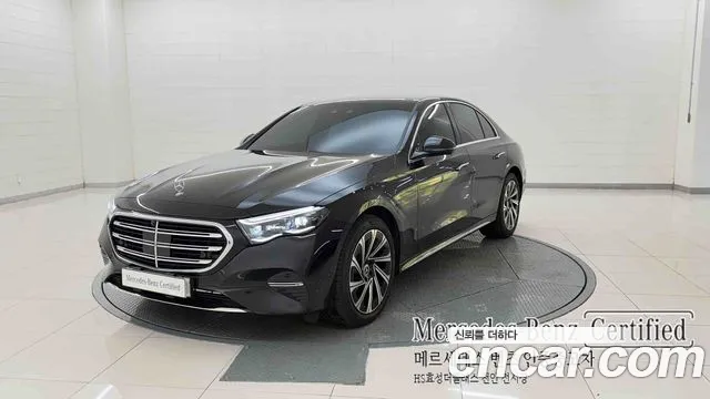 Фотография автомобиля — Mercedes-Benz E-Class