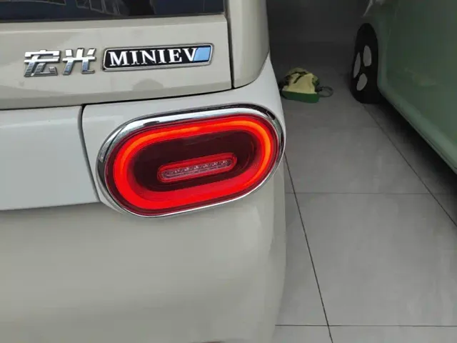 Wuling Motors Hongguang MINIEV 2024 3rd Gen 215km Advanced — Фото автомобиля 7