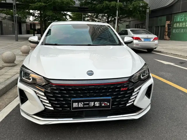 Dongfeng Yixuan MAX — Фото автомобиля 2