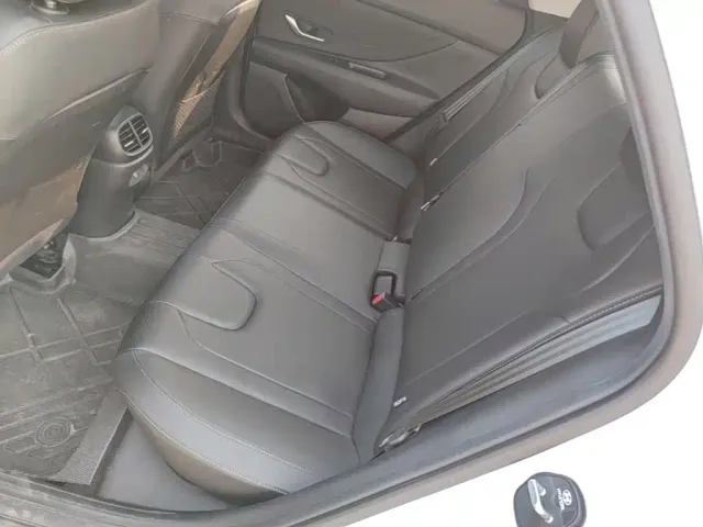 Hyundai Elantra — Фото автомобиля 16
