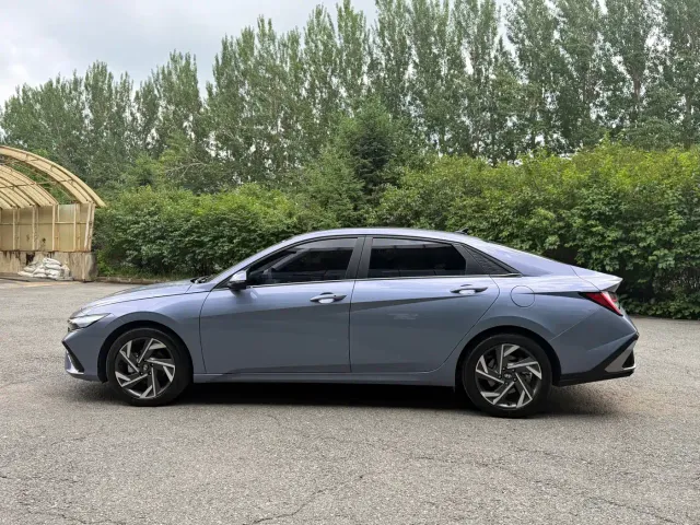 Hyundai Elantra — Фото автомобиля 9