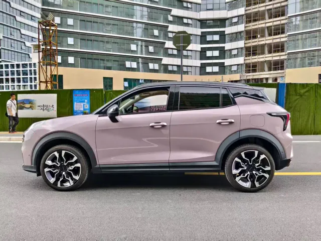 Lynk & Co 06 — Фото автомобиля 10