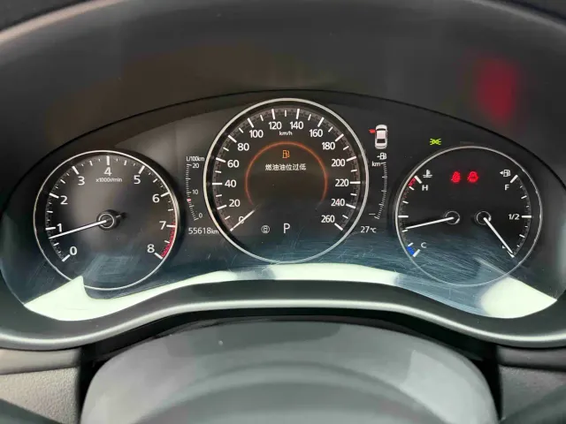 Mazda Axela — Фото автомобиля 7