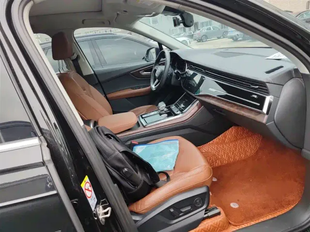 Audi Q7 — Фото автомобиля 19