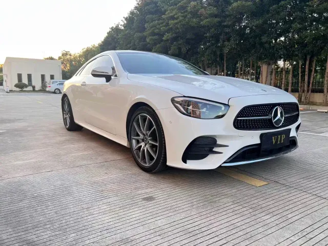 Mercedes-Benz E-Class — Фото автомобиля 3