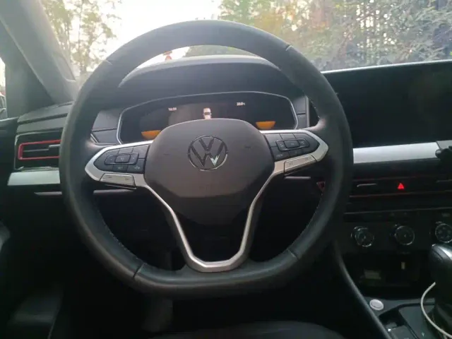 Volkswagen Lavida — Фото автомобиля 2
